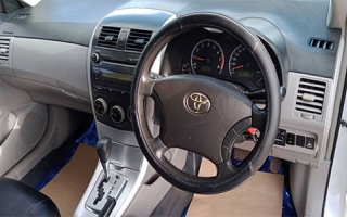 TOYOTA ALTIS WHITE